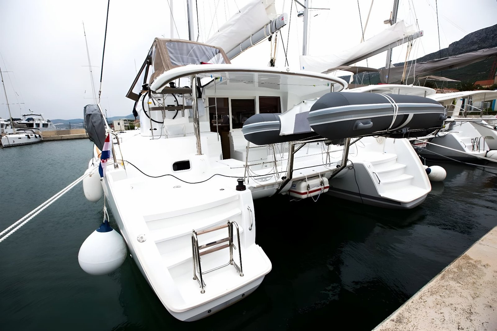 Catamaran Bali 5.4